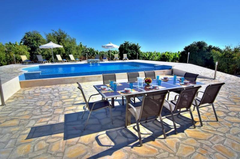Oniros By Prestige Bookings Peyia Exterior photo